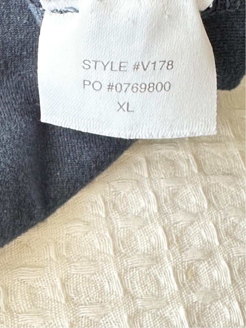 Vuori Long-Sleeve Crewneck Shirt - Navy Blue - Picture 4 of 5